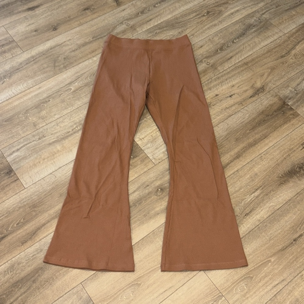 PINK Victoria’s Secret Ribbed Flare Leggings Size L Short